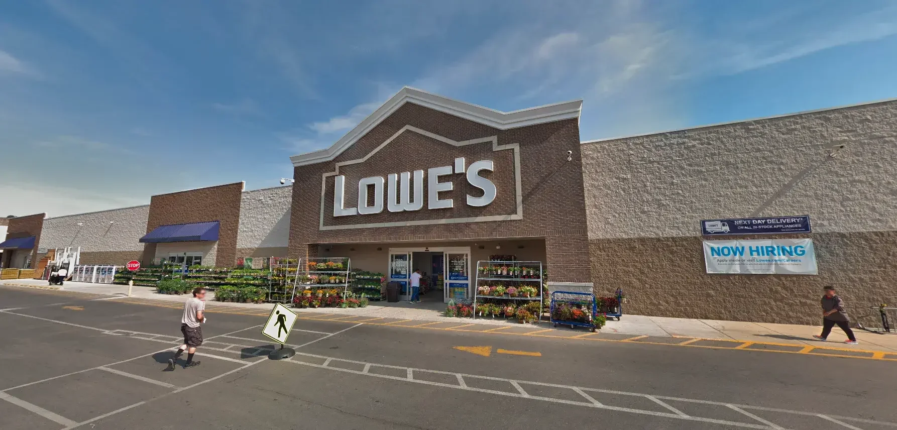 A Night Out in Darien, IL: Live Music, Sports, and More at Q Bar & Grill