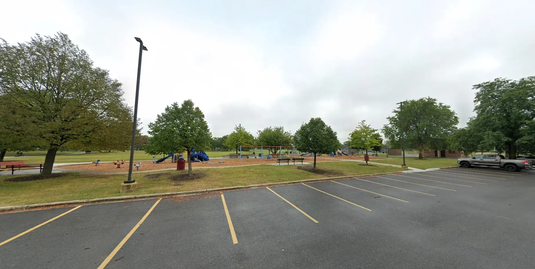 Bet, Watch, Win: Unleash the Action at Hawthorne Race Course & Fanatics Sportsbook in Cicero, IL