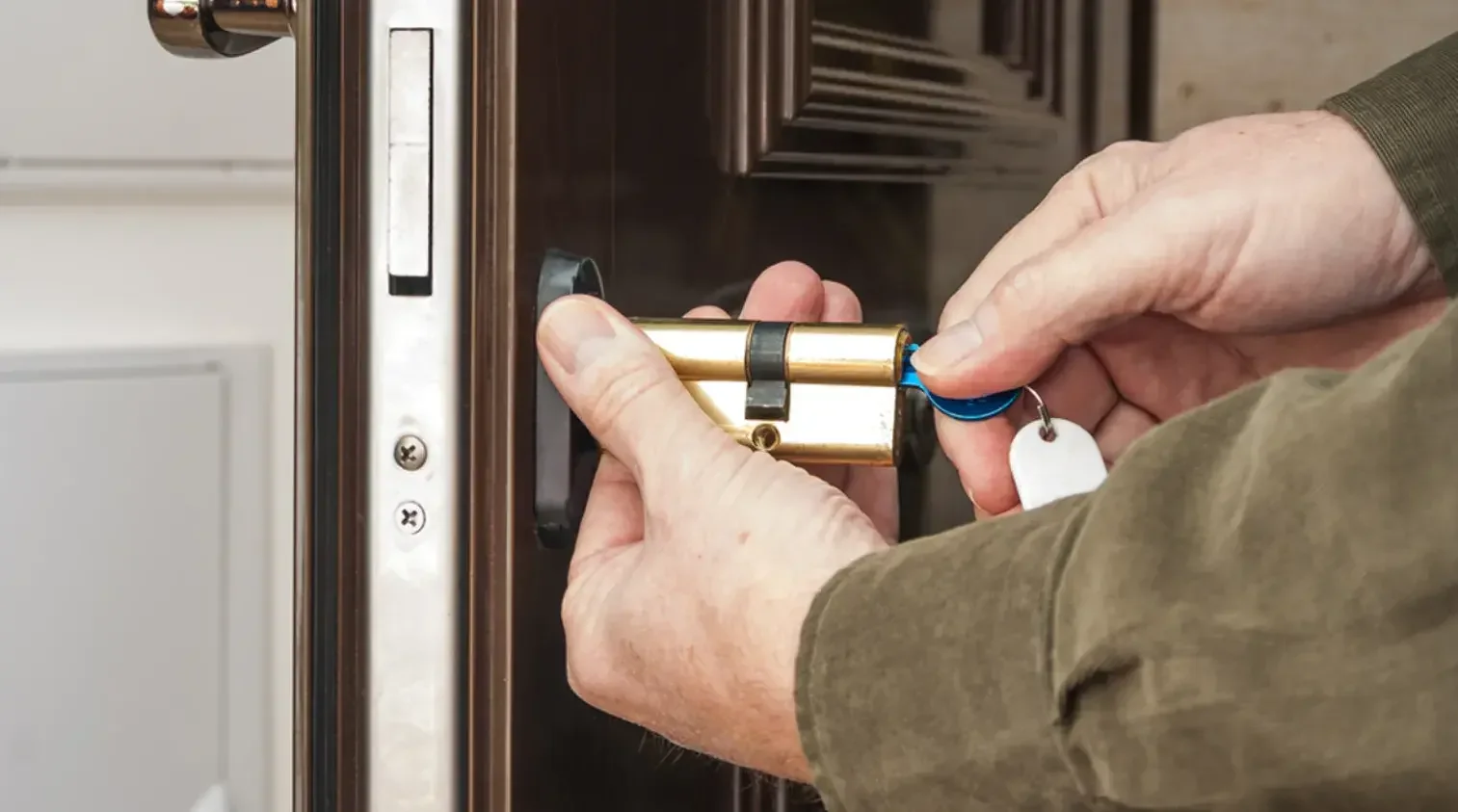 DIY Vs. Professional Car Key Replacement: What You Need to Know