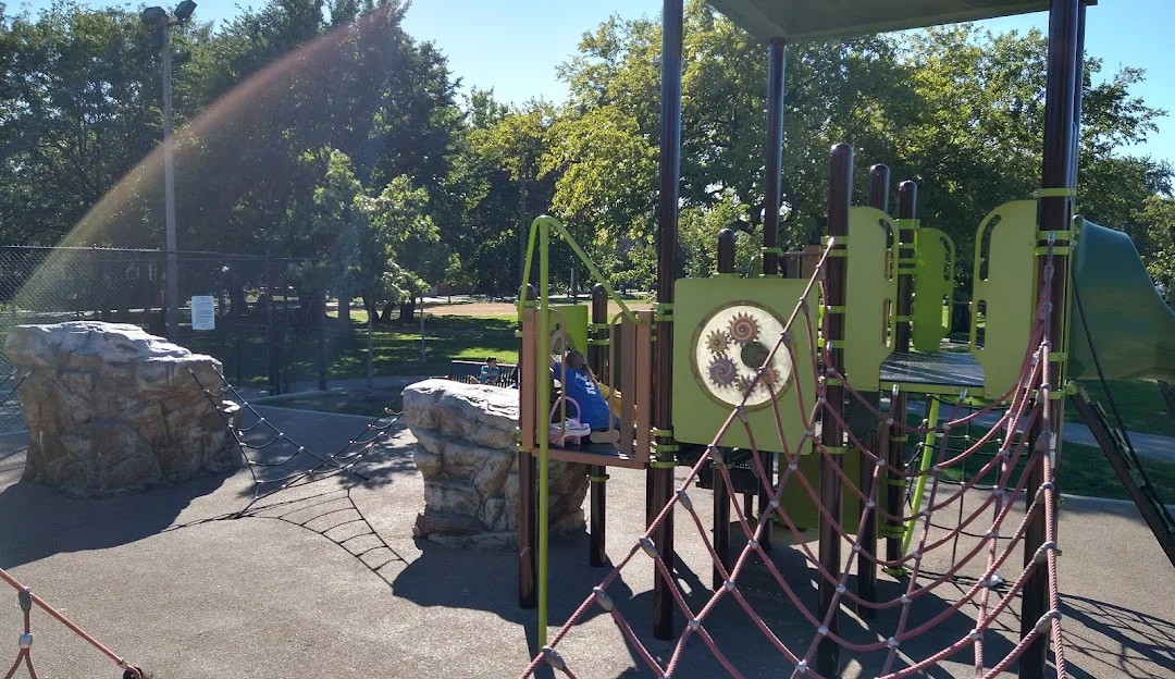 Exploring Kelvyn Park, IL: Where Hermosa's History Meets Outdoor Adventure