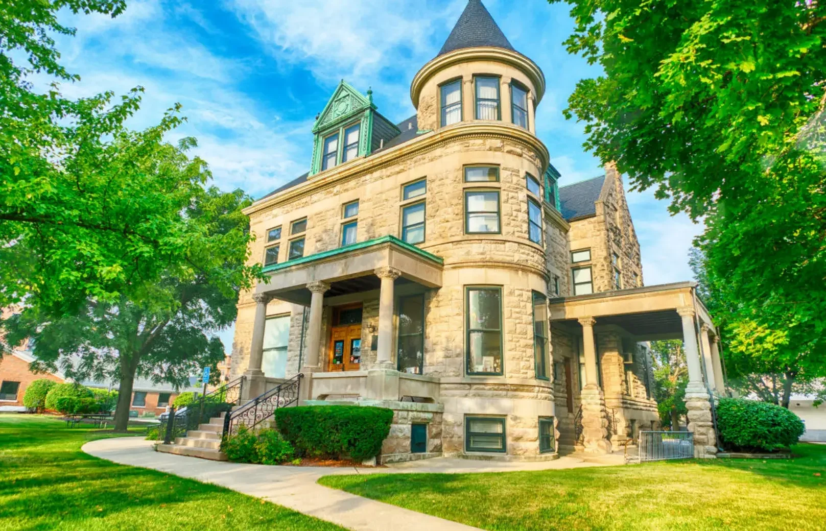 Honoring Heroes: Why You Should Visit the First Division Museum at Cantigny in Wheaton, IL