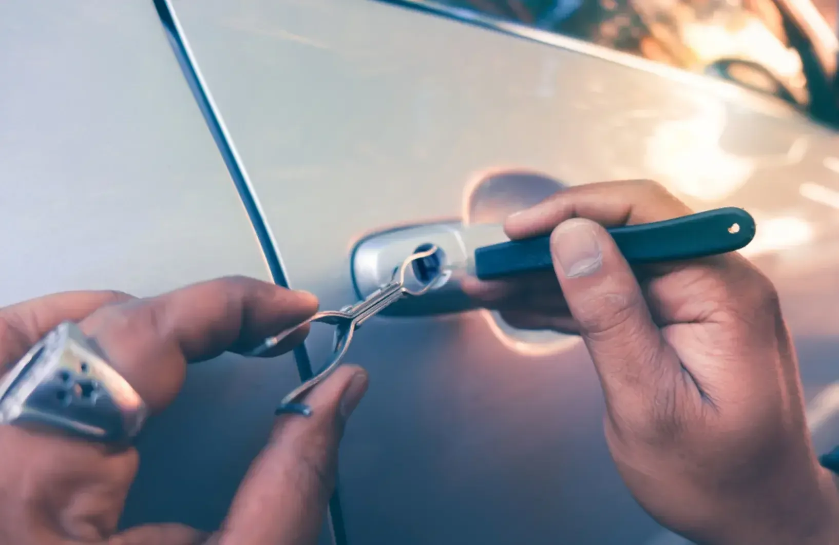 Lost or Broken Car Keys? How to Find Immediate Replacement in Chicago