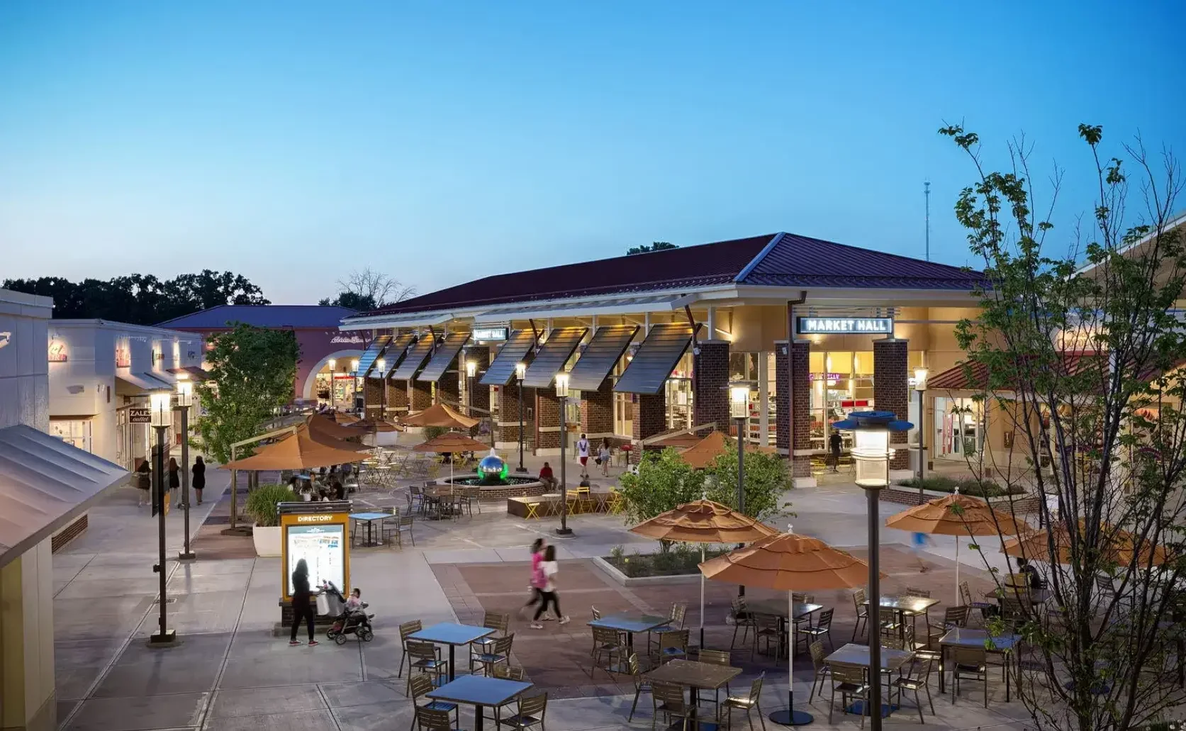 Stroll and Explore: A Family Guide to the Chicago Riverwalk, IL